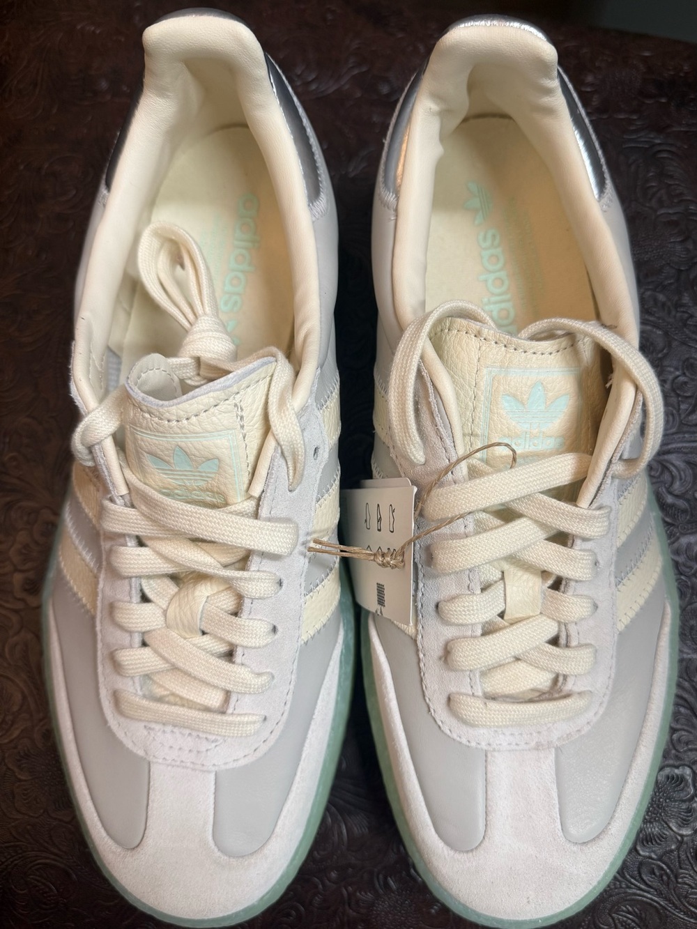 adidas Unisex Samba’s Size M/9 W/10 NWT/no box
